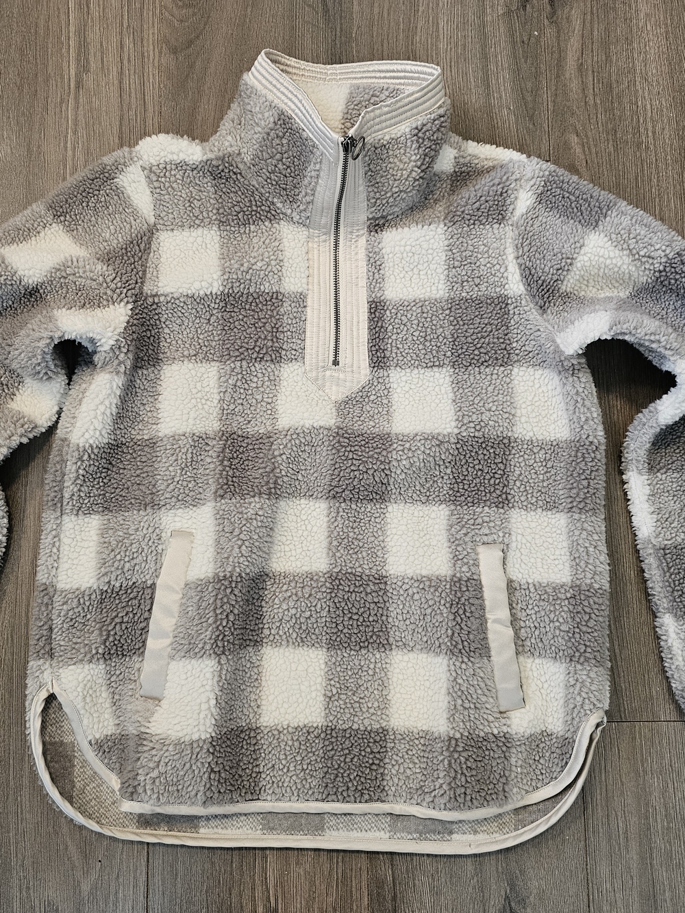Abercrombie & Fitch Gray and White Plaid Sherpa Quarter-Zip Pullover